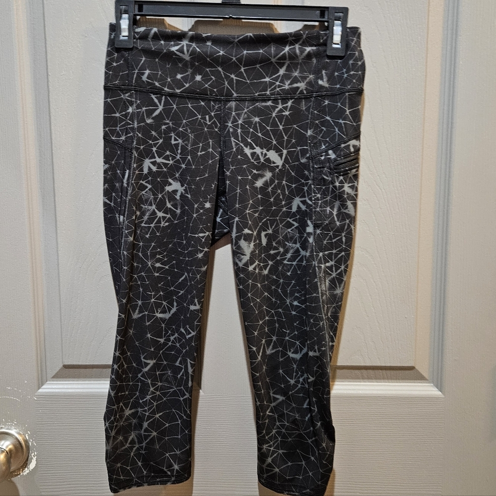 Lululemon Black Geometric Pattern Leggings